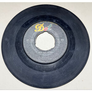 1958 Dot Records 45 RPM Pat Boone
Tomorrow Night / shot gun Bobbie” Japan Import